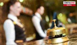 «Μαύρα» Χριστούγεννα για τους εργαζόμενους στον τουρισμό – Χωρίς επίδομα ανεργίας και δώρο χιλιάδες ξενοδοχοϋπάλληλοι