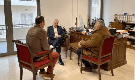 Συνάντηση Καλοκαιρινού με τους εμπόρους της κεντρικής Λαχαναγοράς