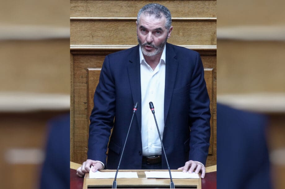 Μανόλης Χνάρης