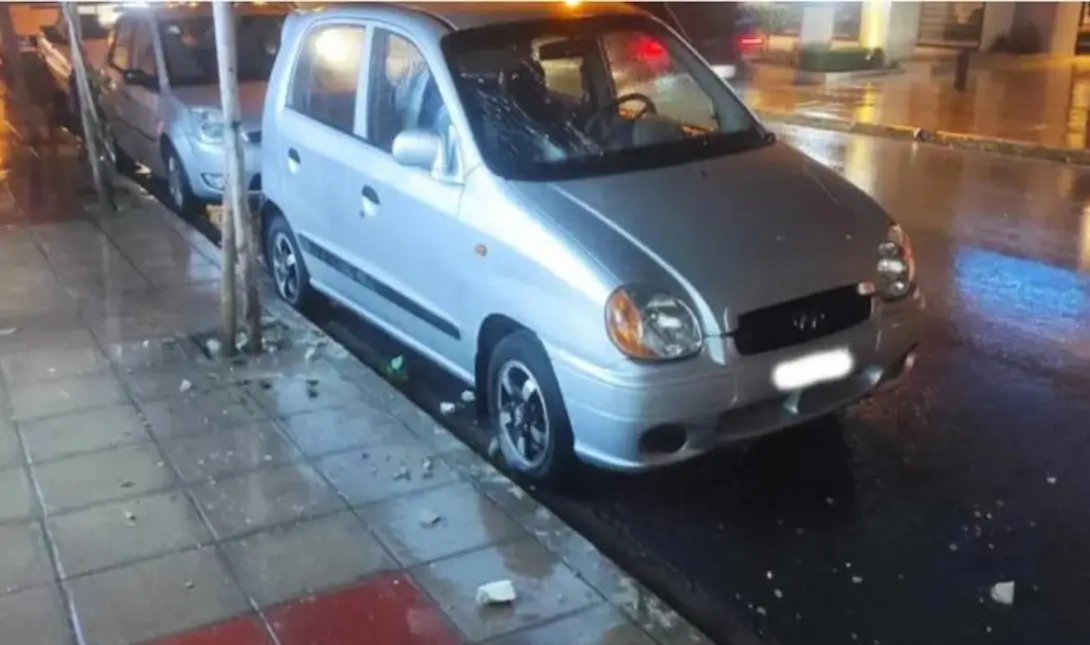 Χανιά: Πτώση μπαλκονιού προκάλεσε ζημιές σε αμάξι