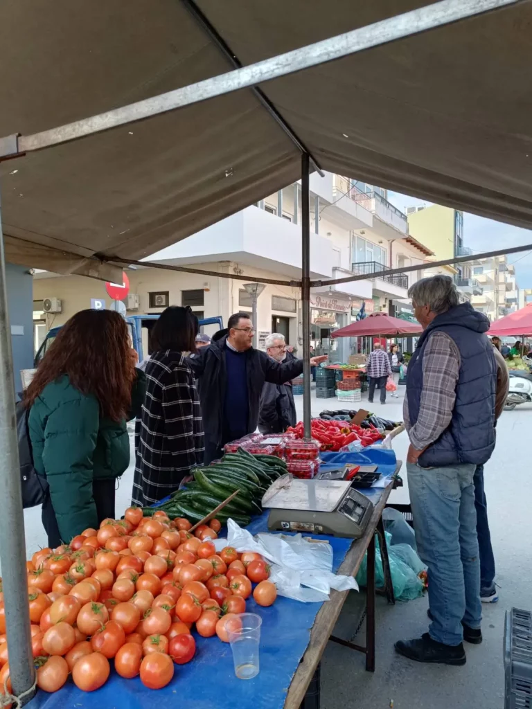 Κλιμάκιο του ΚΚΕ βρέθηκε στο παζάρι των Μοιρών