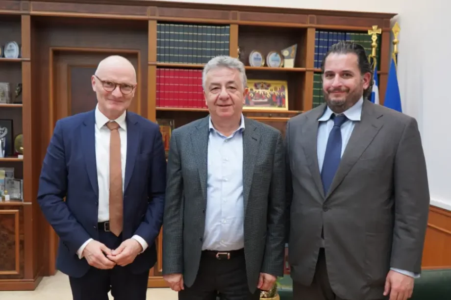 Ο Περιφερειάρχης Κρήτης συναντήθηκε με τον Πρέσβη της Γερμανίας και τον νέο Επίτιμο Πρόξενο