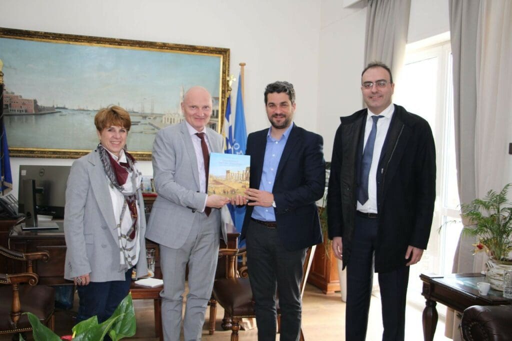 Ο Σημανδηράκης συζήτησε με τον Πρέσβη της Γερμανίας για ζητήματα σχέσεων μεταξύ των δύο λαών