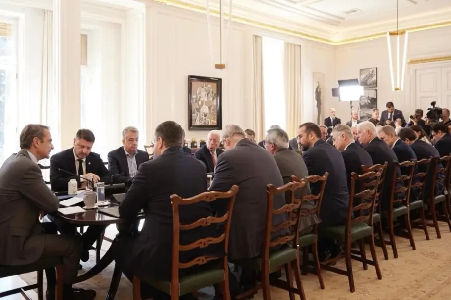 Ο Σταύρος Αρναουτάκης στην συνάντηση εργασίας με τον πρωθυπουργό στο Μέγαρο Μαξίμο