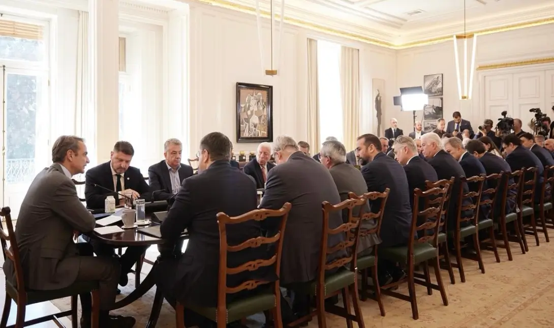 Ο Σταύρος Αρναουτάκης στην συνάντηση εργασίας με τον πρωθυπουργό στο Μέγαρο Μαξίμο