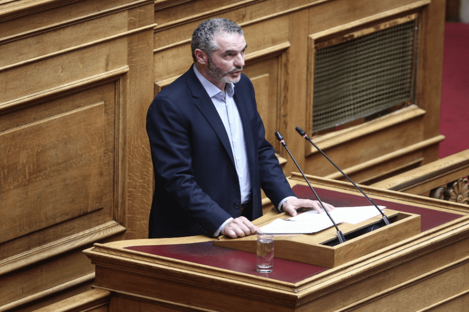 Μανόλης Χνάρης