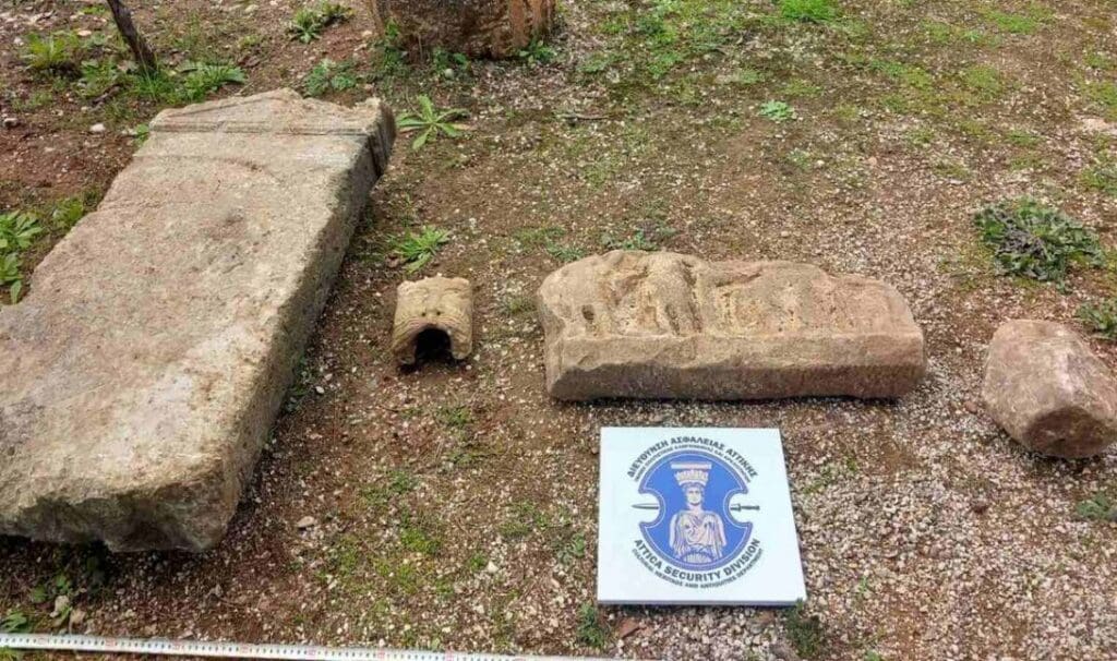 Βρέθηκαν αρχαία αντικείμενα σε περίβολο εκκλησίας στην Κόρινθο