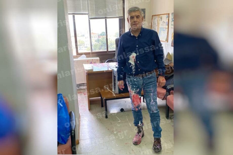 Κώστας Αγοραστός (επίθεση με μπογιές)