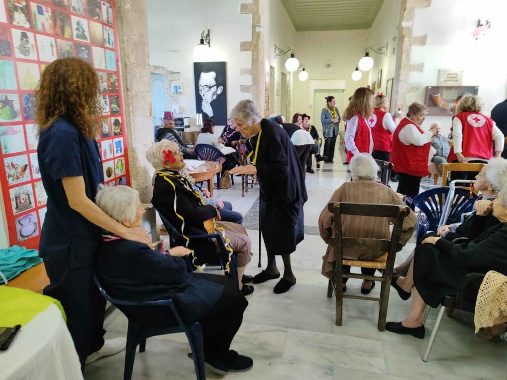 Αποκριάτικο πάρτι στο Δημοτικό Γηροκομείο Χανίων (βίντεο και φώτο)