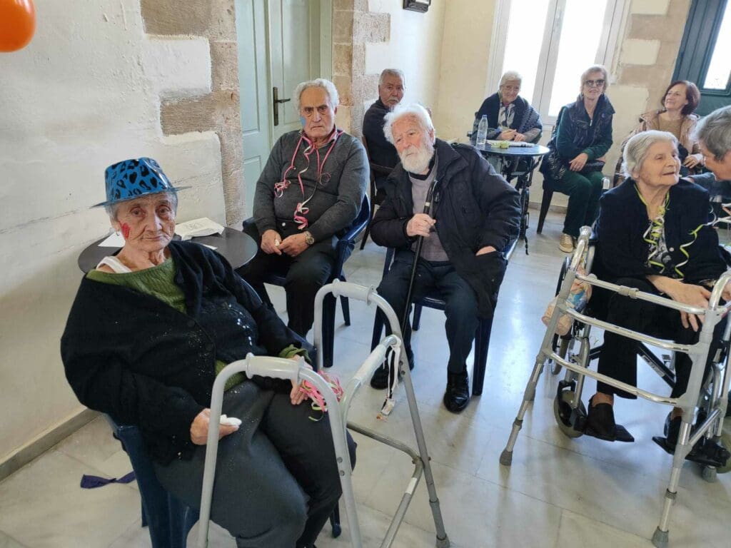 Αποκριάτικο πάρτι στο Δημοτικό Γηροκομείο Χανίων (βίντεο και φώτο)