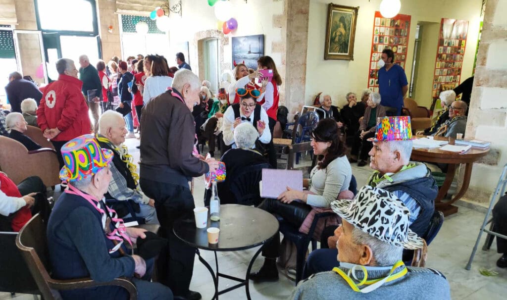Αποκριάτικο πάρτι στο Δημοτικό Γηροκομείο Χανίων (βίντεο και φώτο)