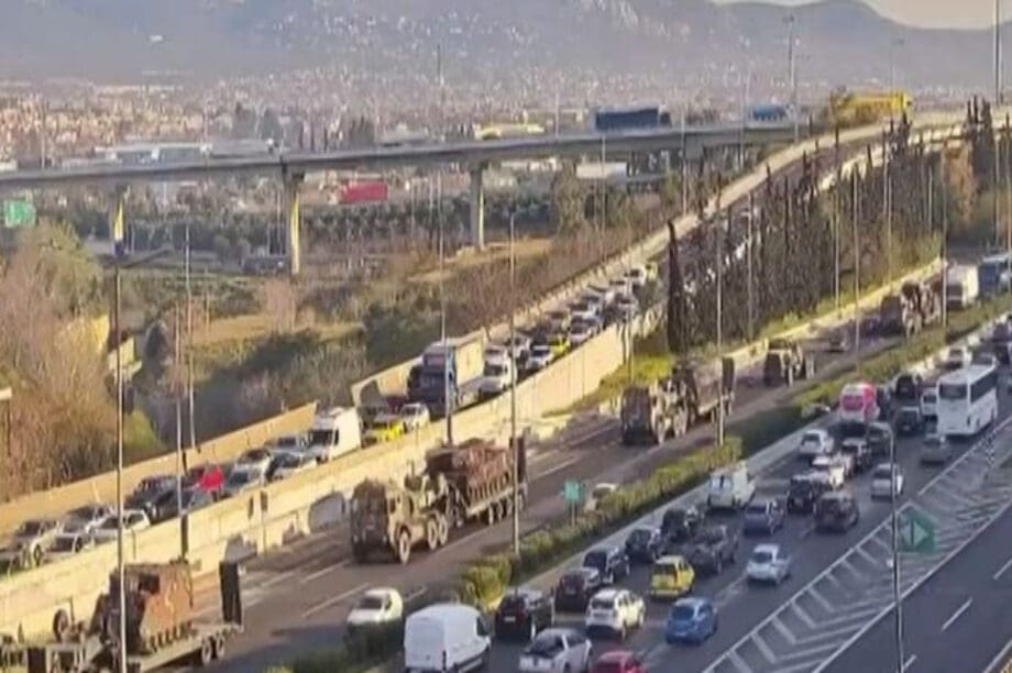 Στρατιωτικά άρματα κατέβηκαν τον Κηφισό για την παρέλαση της 25ης Μαρτίου (βίντεο)