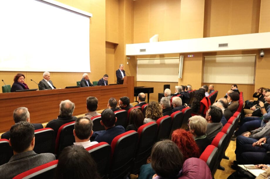 Σταύρος Αρναουτάκης