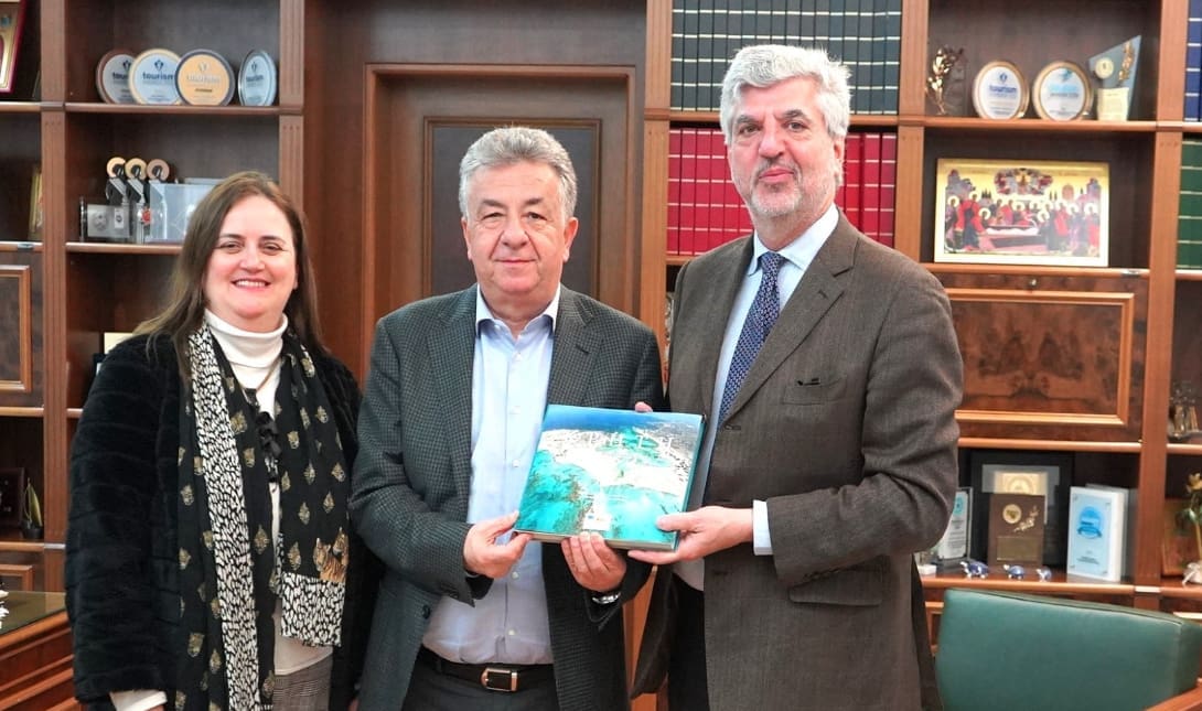 Επίσκεψη του υπεύθυνου επικοινωνίας των Ηνωμένων Εθνών για την Ελλάδα και την Κύπρο στον Περιφερειάρχη Κρήτης