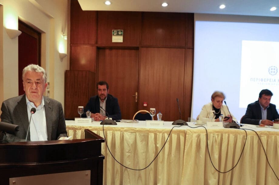 Σταύρος Αρναουτάκης