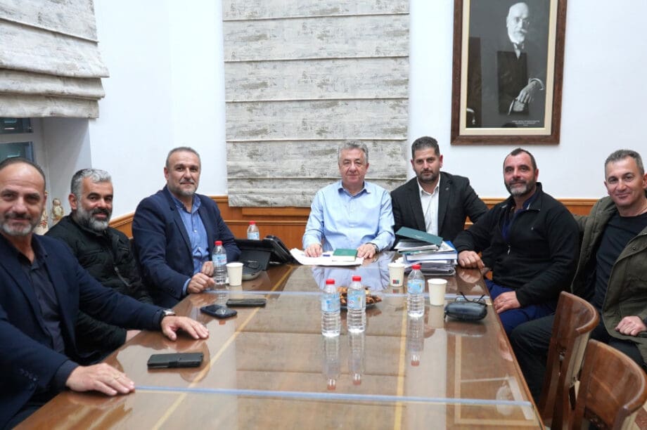 Σταύρος Αρναουτακης Γιώργος Κλάδος