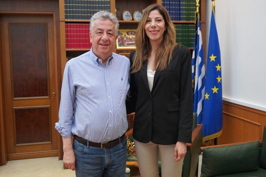 Η υποψήφια ευρωβουλευτής του ΠΑΣΟΚ Μαρία Δαφέρμου επισκέφτηκε τον Σταύρο Αρναουτάκη