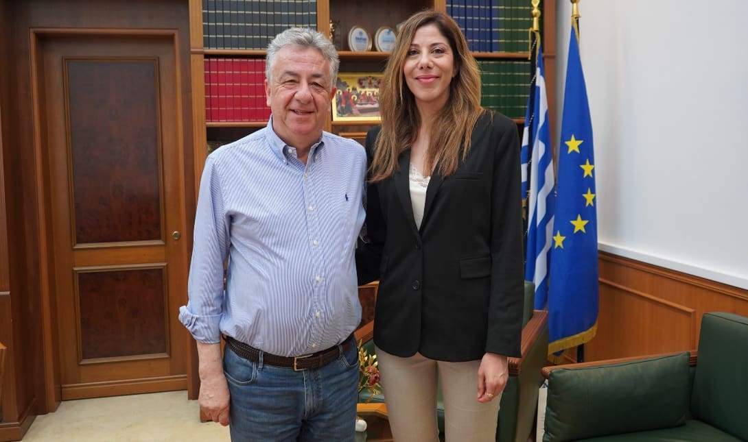 Η υποψήφια ευρωβουλευτής του ΠΑΣΟΚ Μαρία Δαφέρμου επισκέφτηκε τον Σταύρο Αρναουτάκη