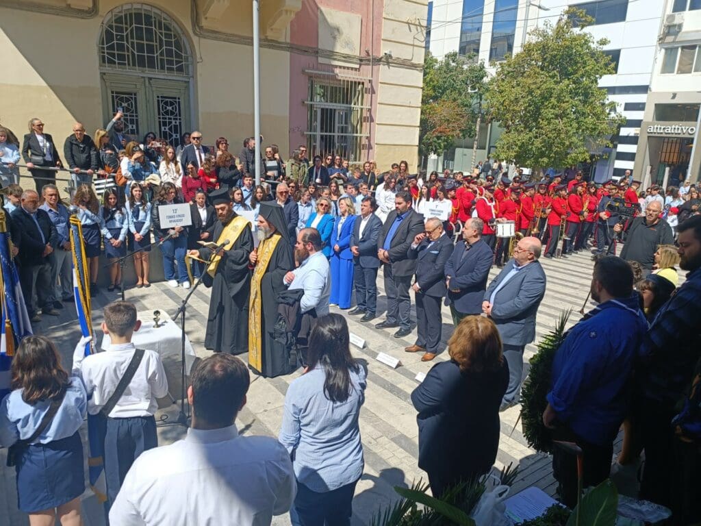 Ηράκλειο: Επιμνημόσυνη δέηση και κατάθεση στεφάνων στο άγαλμα του Δασκαλογιάννη