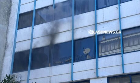 Χανιά: Φωτιά εκδηλώθηκε σε γραφείο στο κέντρο της πόλης