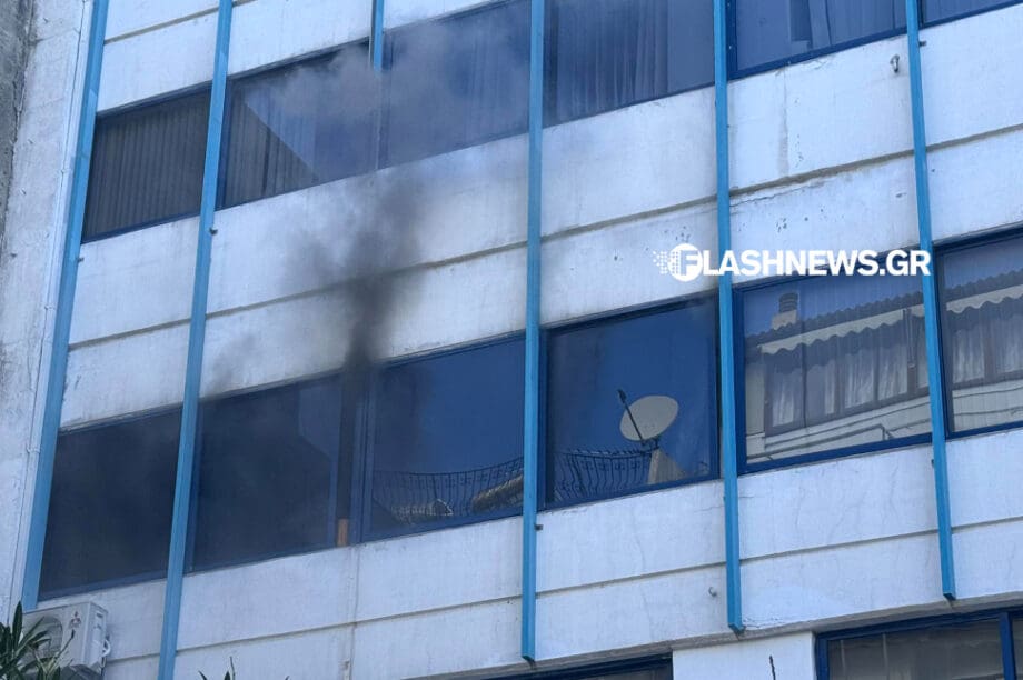Χανιά: Φωτιά εκδηλώθηκε σε γραφείο στο κέντρο της πόλης