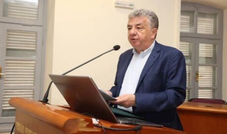 Αρναουτάκης