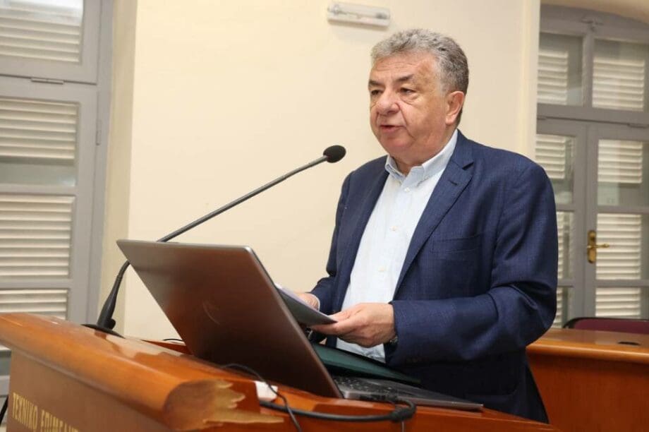 Αρναουτάκης