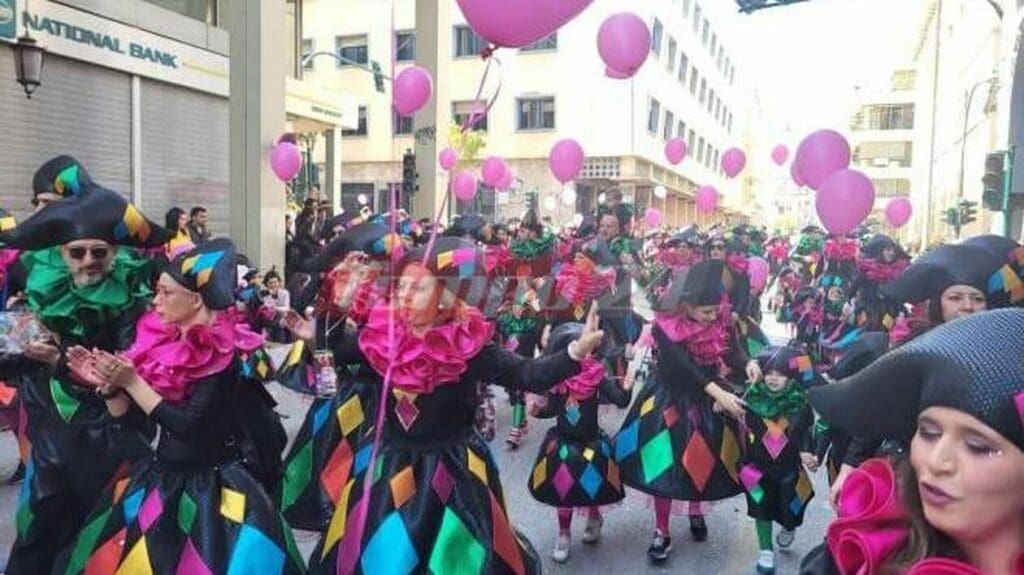 Πατρινό Καρναβάλι 2024: Ξεκίνησε η παρέλαση των μικρών καρναβαλιστών (φώτο και βίντεο)