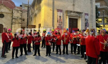 Τσικνοπέμπτη στο Ηράκλειο: Live το cretaone.gr από το κέντρο της πόλης