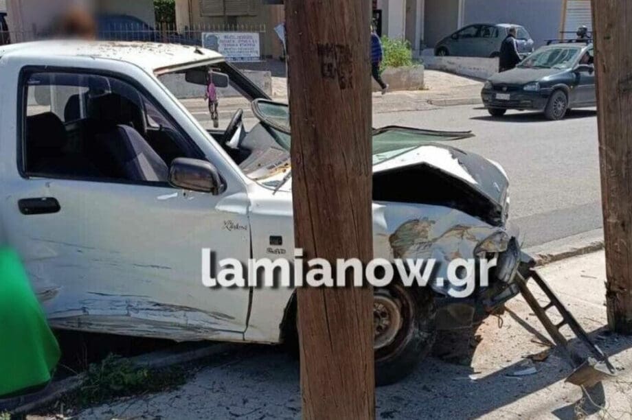 Λαμία: Αυτοκίνητο συγκρούστηκε με αγροτικό - Στο νοσοκομείο έγκυος γυναίκα