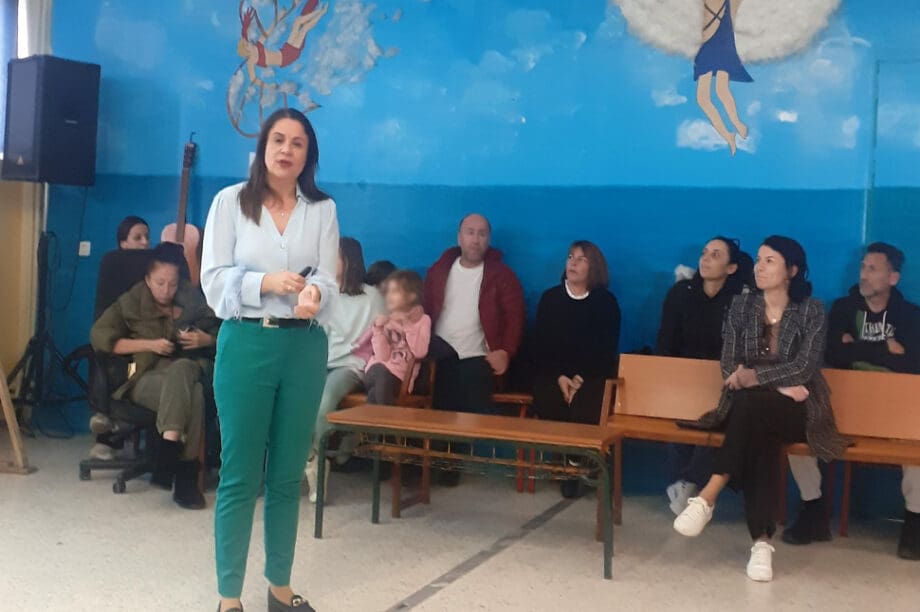 Πώς να μεγαλώσουμε υγιή κι ευτυχισμένα παιδιά στην ψηφιακή εποχή