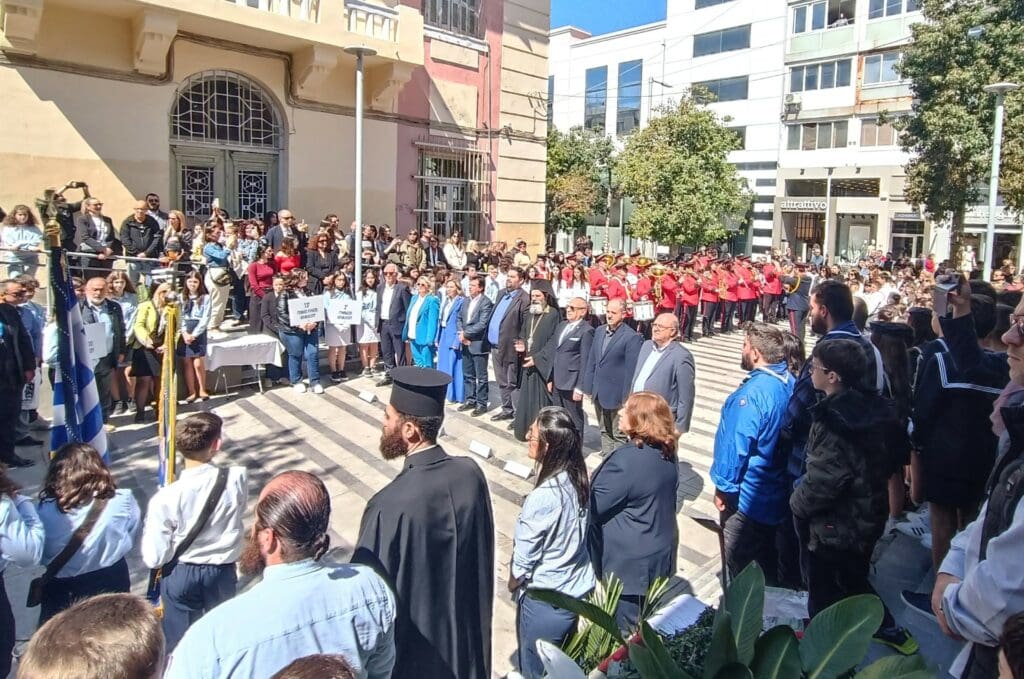 Ηράκλειο: Επιμνημόσυνη δέηση και κατάθεση στεφάνων στο άγαλμα του Δασκαλογιάννη
