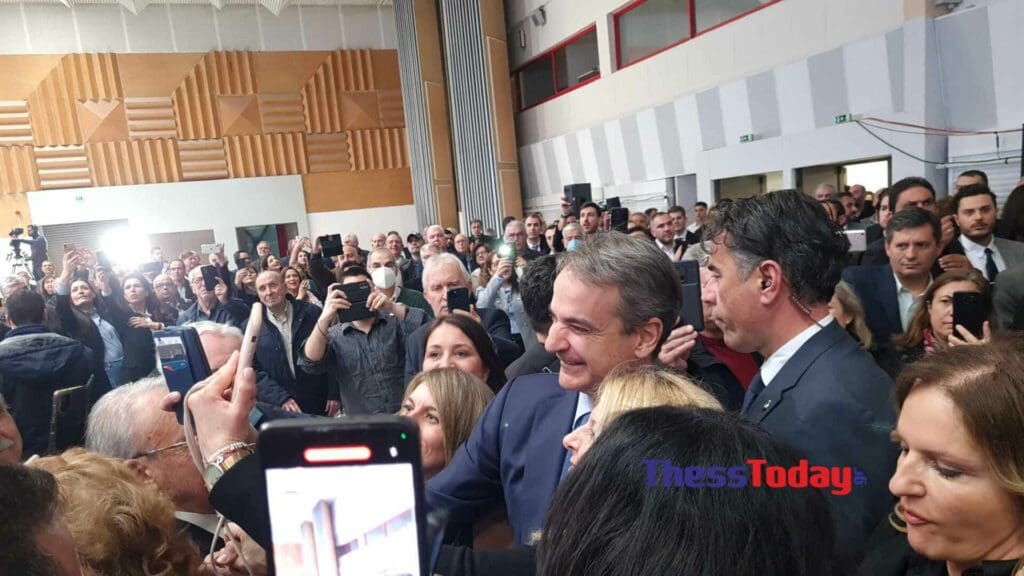 Προσυνέδριο ΝΔ: Θερμή υποδοχή για τον Πρωθυπουργό στο «Βελλίδειο» (φώτο και βίντεο)