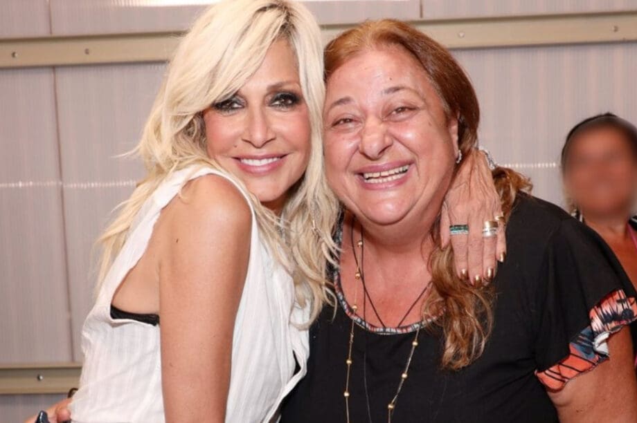 Άννα Βίσση Ελισάβετ Κωνσταντινίδου