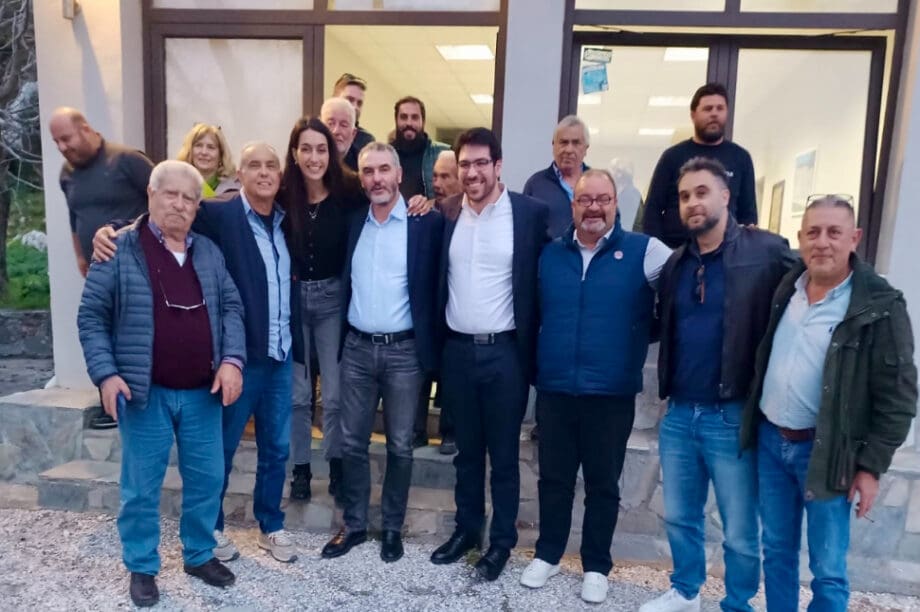 Μανόλης Χνάρης