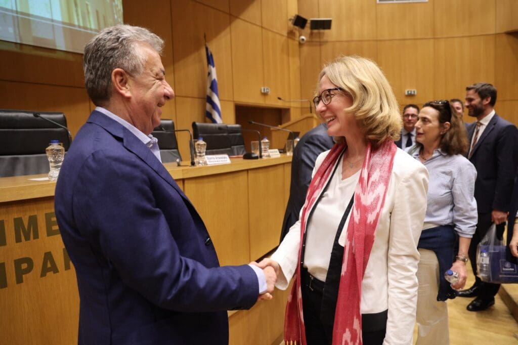 Συνάντηση υποδοχής 19 πρέσβεων