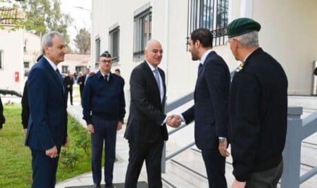 Δένδιας