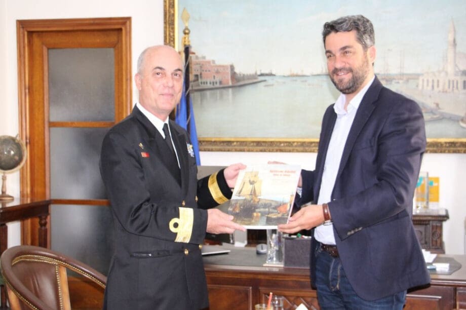 Στον Δήμαρχο Χανίων ο νέος Διοικητής Ναυστάθμου Κρήτης