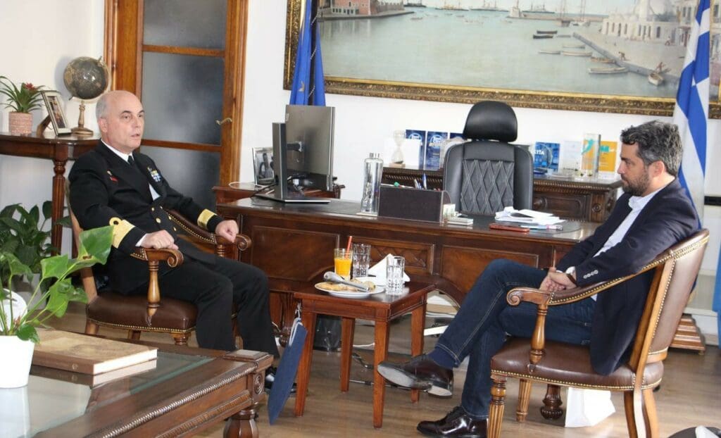 Στον Δήμαρχο Χανίων ο νέος Διοικητής Ναυστάθμου Κρήτης