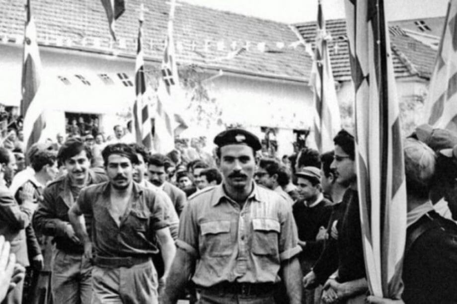 Καθοριστική ήταν η συμβολή της οικογένειας του Καπετάν Μανώλη Μπαντουβά, Αρχηγού της Εθνικής Αντίστασης στην Κρήτη κατά την περίοδο της Γερμανικής Κατοχής (1941-1945), στην εκπαίδευση και προετοιμασία των Κυπρίων αγωνιστών που στελέχωσαν την ΕΟΚΑ.