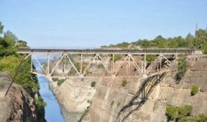 Τραγωδία στην Κόρινθο: Νεαρός εντοπίστηκε νεκρός μέσα στη θάλασσα