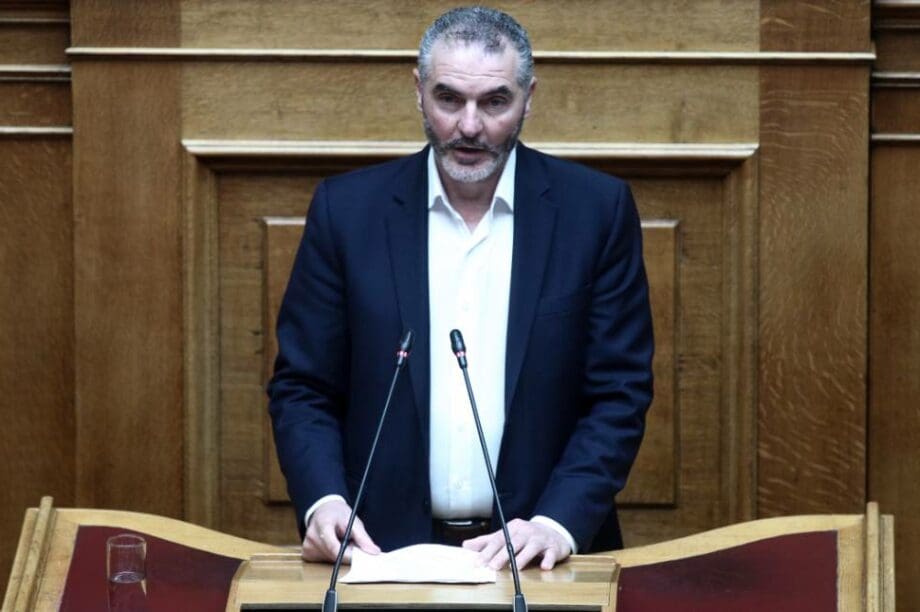 Μανόλης Χνάρης