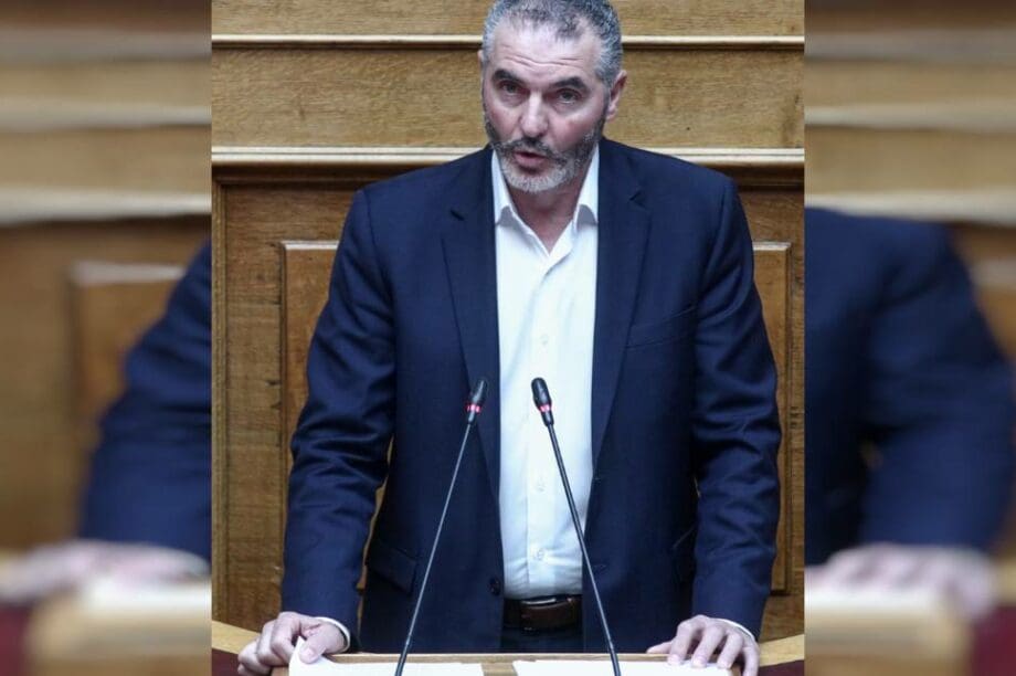 Μανόλης Χνάρης