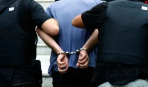 Ηράκλειο: Χειροπέδες σε 57χρονο για παράνομη οπλοκατοχή και κλεμμένους υπολογιστές