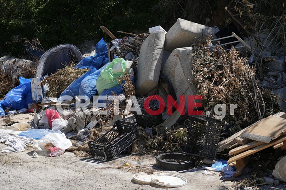 Σκουπίδια ρεμα κορωνη Μαγαρα