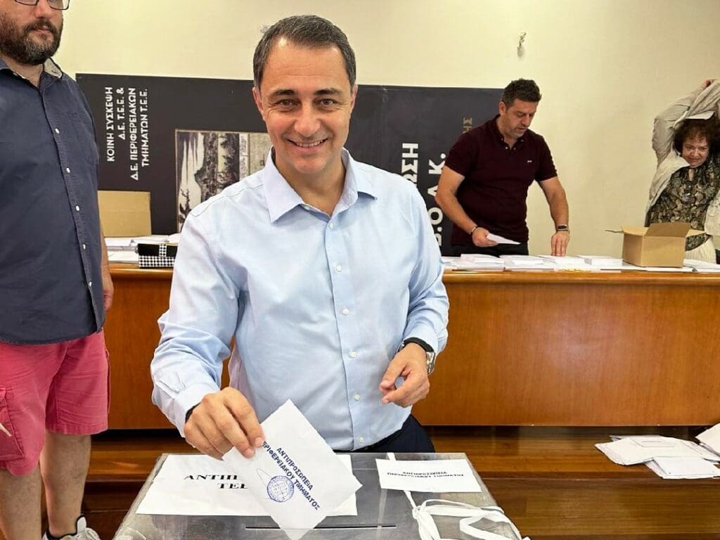 Σενέτακης 