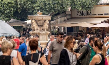 κόσμος τουρίστες λιοντάρια Ηράκλειο