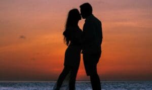 Ερωτικός Φεβρουάριος 2026: Τα ζώδια που βλέπουν τις σχέσεις τους να ανθίζουν