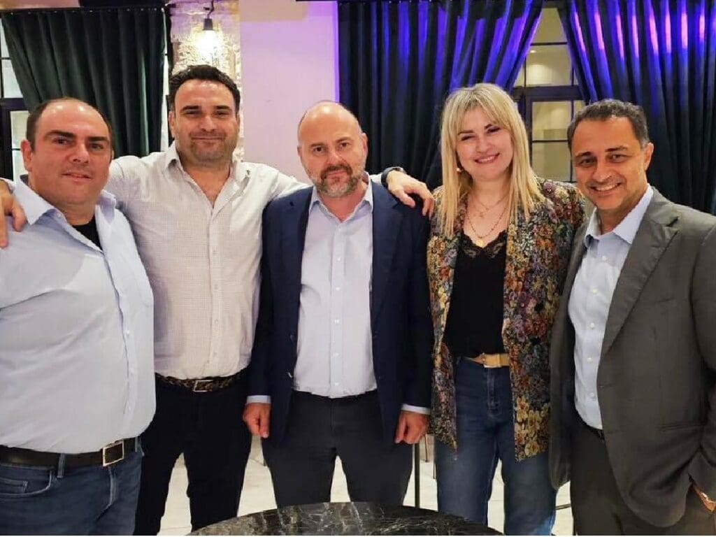 Σενετάκης 