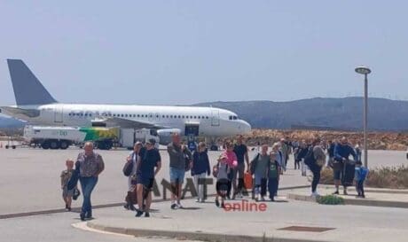 αεροδρόμιο σητεία τουρίστες